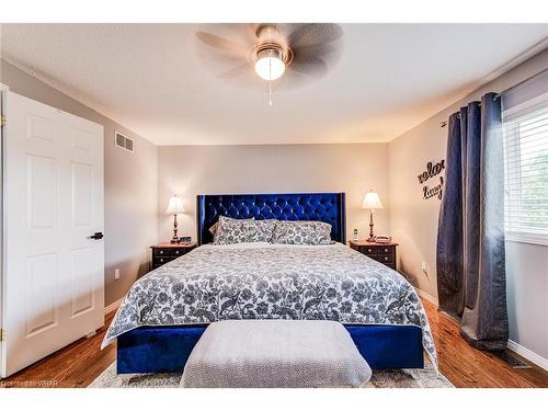 10-42 Fallowfield Drive, Kitchener, ON - Indoor Photo Showing Bedroom