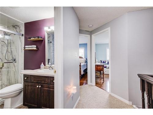 10-42 Fallowfield Drive, Kitchener, ON - Indoor Photo Showing Bathroom