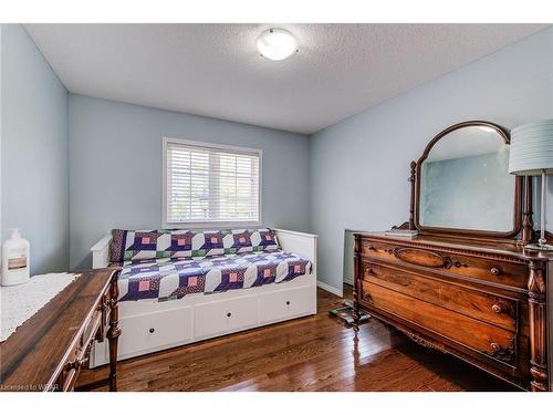 10-42 Fallowfield Drive, Kitchener, ON - Indoor Photo Showing Bedroom