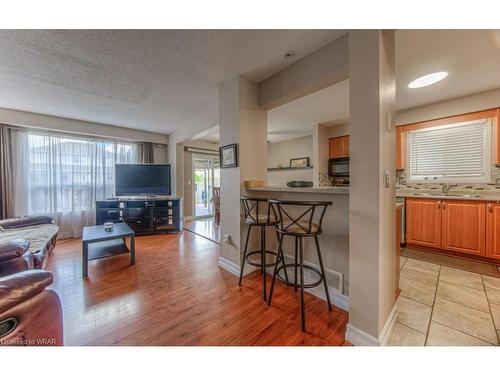 27 Lardner Street, Cambridge, ON - Indoor Photo Showing Living Room