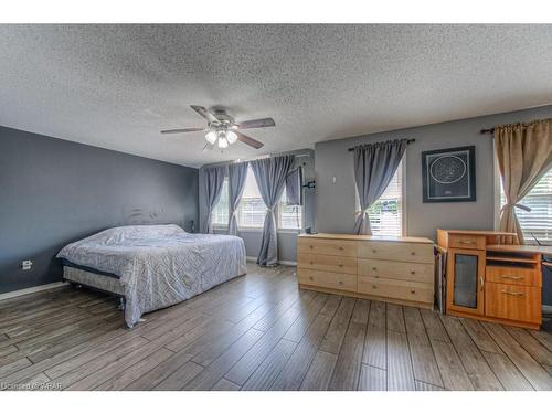 27 Lardner Street, Cambridge, ON - Indoor Photo Showing Bedroom