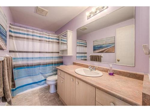 27 Lardner Street, Cambridge, ON - Indoor Photo Showing Bathroom