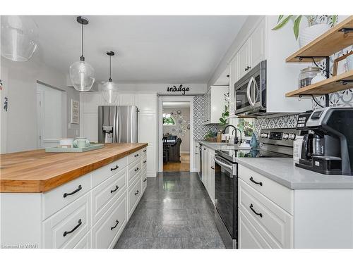 210 Glenforest Road, Cambridge, ON - Indoor Photo Showing Kitchen With Upgraded Kitchen