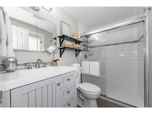 210 Glenforest Road, Cambridge, ON - Indoor Photo Showing Bathroom