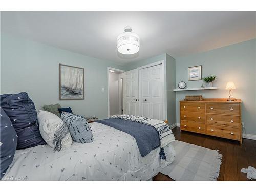 210 Glenforest Road, Cambridge, ON - Indoor Photo Showing Bedroom