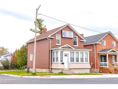 1405 King Street E, Cambridge, ON - Outdoor With Facade