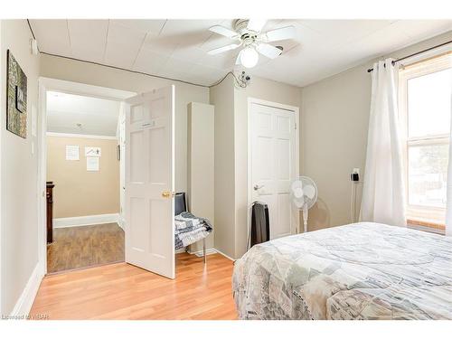 1405 King Street E, Cambridge, ON - Indoor Photo Showing Bedroom