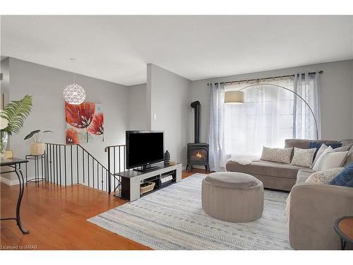 60 Cindy Avenue, Cambridge, ON - Indoor Photo Showing Living Room