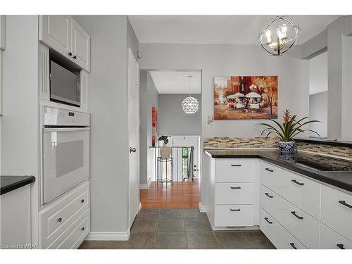 60 Cindy Avenue, Cambridge, ON - Indoor Photo Showing Kitchen