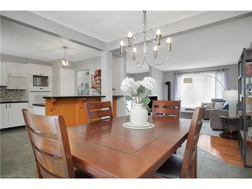 60 Cindy Avenue, Cambridge, ON - Indoor Photo Showing Dining Room