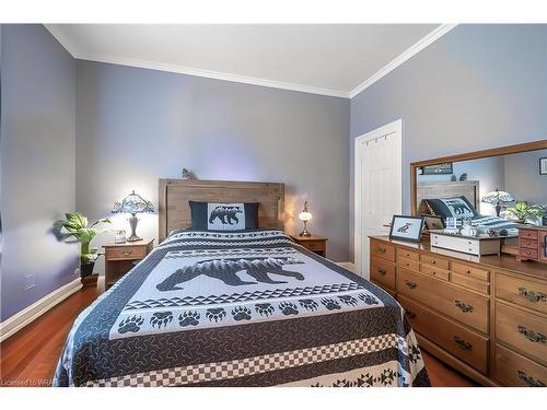 89 Concession Street, Cambridge, ON - Indoor Photo Showing Bedroom