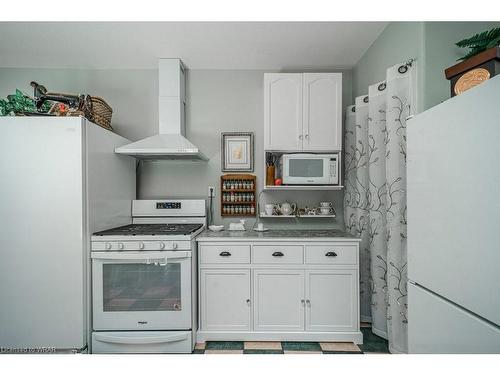 89 Concession Street, Cambridge, ON - Indoor Photo Showing Kitchen