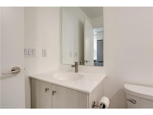 1605-15 Wellington Street S, Kitchener, ON - Indoor Photo Showing Bathroom