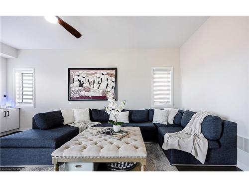 32 Jenkins Street, Grand Valley, ON - Indoor Photo Showing Living Room