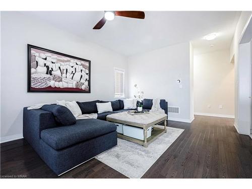 32 Jenkins Street, Grand Valley, ON - Indoor Photo Showing Living Room