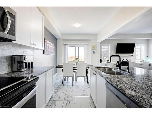 32 Jenkins Street, Grand Valley, ON - Indoor Photo Showing Kitchen With Double Sink With Upgraded Kitchen