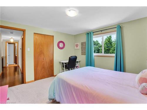 374 Dansbury Drive, Waterloo, ON - Indoor Photo Showing Bedroom