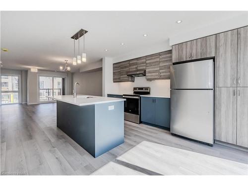 J078-7 Urbane Boulevard, Kitchener, ON - Indoor Photo Showing Kitchen