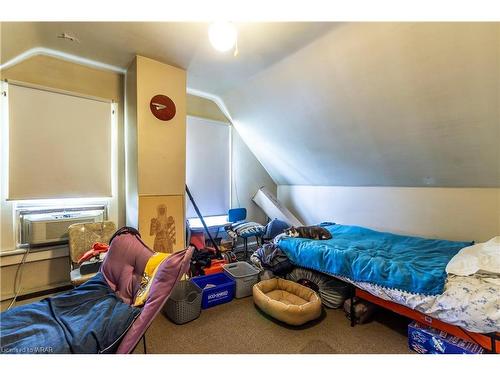 311 Weir Street N, Hamilton, ON - Indoor Photo Showing Bedroom