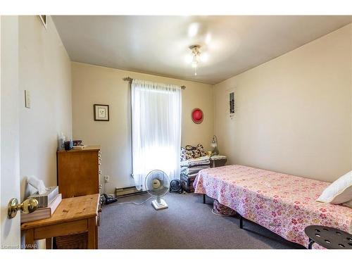 311 Weir Street N, Hamilton, ON - Indoor Photo Showing Bedroom
