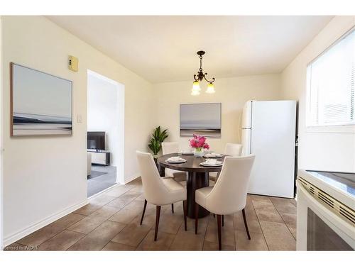 140 Thunderbird Drive, Cambridge, ON - Indoor Photo Showing Dining Room