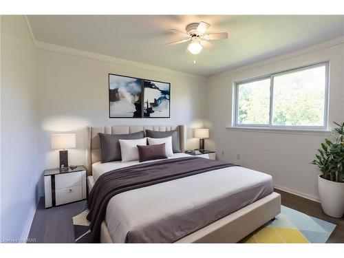 140 Thunderbird Drive, Cambridge, ON - Indoor Photo Showing Bedroom