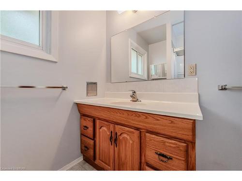 112 Boniface Avenue, Kitchener, ON - Indoor Photo Showing Bathroom