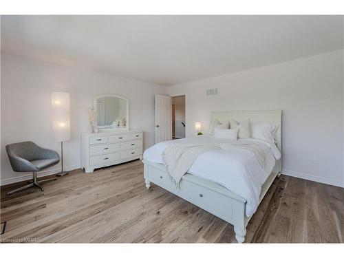 205 Millview Court, Rockwood, ON - Indoor Photo Showing Bedroom