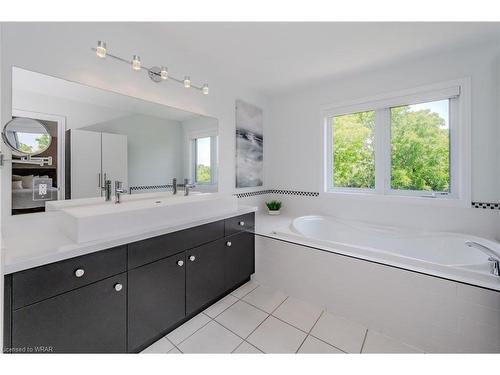 205 Millview Court, Rockwood, ON - Indoor Photo Showing Bathroom
