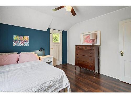 46 Fairview Avenue, Kitchener, ON - Indoor Photo Showing Bedroom