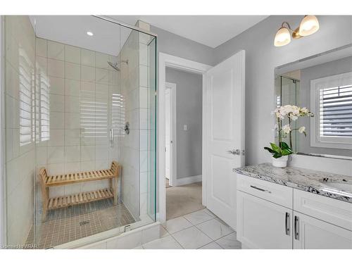 121 Hollybrook Trail, Kitchener, ON - Indoor Photo Showing Bathroom