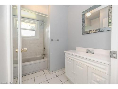 510 Hopewell Road, Cambridge, ON - Indoor Photo Showing Bathroom
