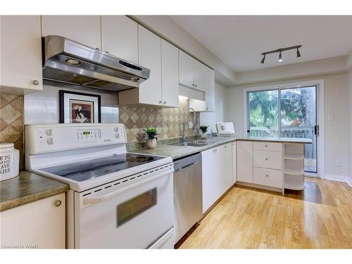 24-89 Woolwich Street, Waterloo, ON - Indoor Photo Showing Kitchen With Double Sink