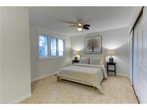 24-89 Woolwich Street, Waterloo, ON - Indoor Photo Showing Bedroom