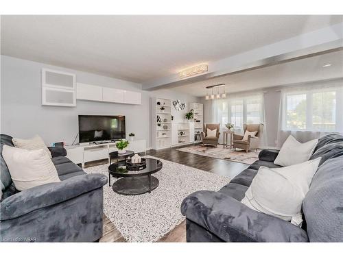 64 Meadowlane Drive, Kitchener, ON - Indoor Photo Showing Living Room