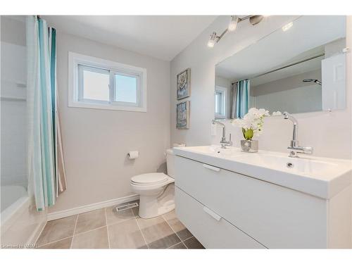 64 Meadowlane Drive, Kitchener, ON - Indoor Photo Showing Bathroom