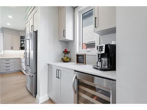 15 Grundy Crescent, Grand Valley, ON - Indoor Photo Showing Kitchen