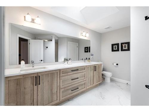 15 Grundy Crescent, Grand Valley, ON - Indoor Photo Showing Bathroom