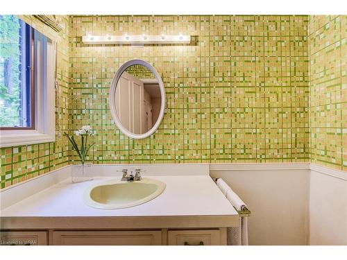 368 Warrington Drive, Waterloo, ON - Indoor Photo Showing Bathroom