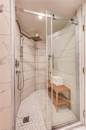 368 Warrington Drive, Waterloo, ON - Indoor Photo Showing Bathroom