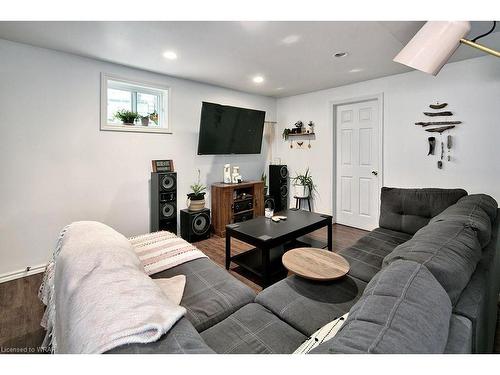 42 5Th Lane, Wasaga Beach, ON - Indoor Photo Showing Living Room