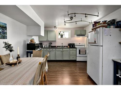 42 5Th Lane, Wasaga Beach, ON - Indoor Photo Showing Kitchen