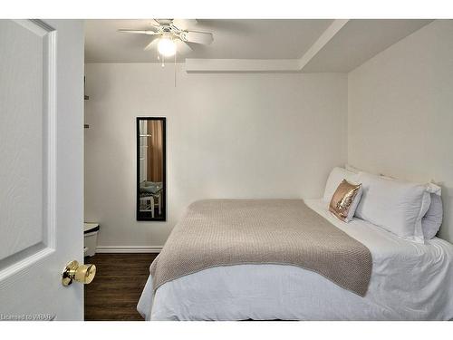 42 5Th Lane, Wasaga Beach, ON - Indoor Photo Showing Bedroom