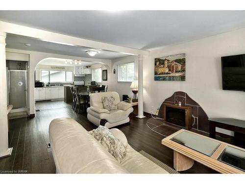 42 5Th Lane, Wasaga Beach, ON - Indoor Photo Showing Living Room