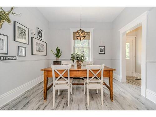 9 Chalmers Street N, Cambridge, ON - Indoor Photo Showing Dining Room