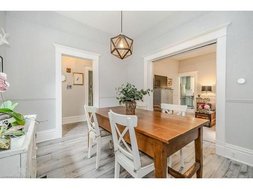 9 Chalmers Street N, Cambridge, ON - Indoor Photo Showing Dining Room