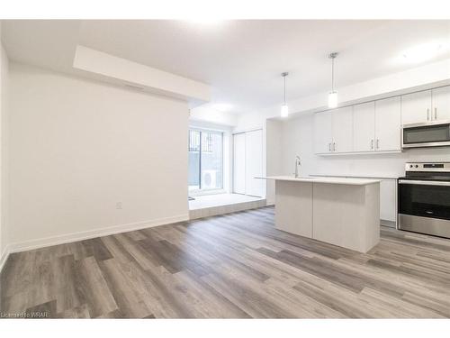 C9-10 Palace Street, Kitchener, ON - Indoor Photo Showing Kitchen