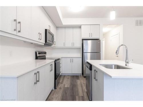 C9-10 Palace Street, Kitchener, ON - Indoor Photo Showing Kitchen With Stainless Steel Kitchen With Upgraded Kitchen