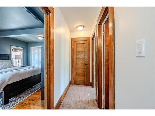 141 Park Street, Waterloo, ON - Indoor Photo Showing Bedroom