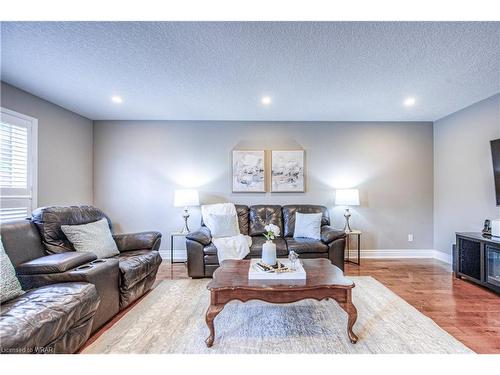 67 Burnaby Crescent, Kitchener, ON - Indoor Photo Showing Living Room